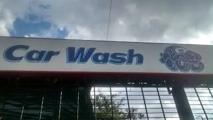 Casa Grande - Lavadero de autos en el barrio de Villa Luro - CABA