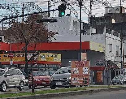Pista UNO - Lavadero de autos en el barrio de Parque Avellaneda - CABA