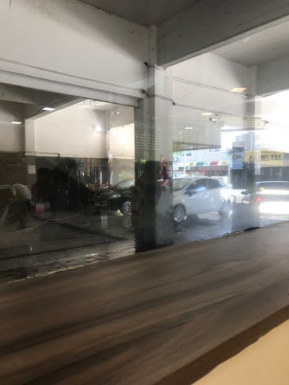 Lumi premium Car Wash - Lavadero de autos en el barrio de Villa Ortúzar - CABA