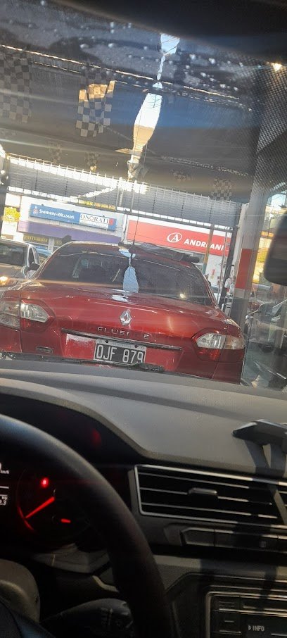 Los autos locos - Lavadero de autos en el barrio de Villa Devoto - CABA