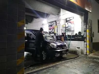 ALL-CAR WASH - Lavadero de autos en el barrio de Parque Avellaneda - CABA
